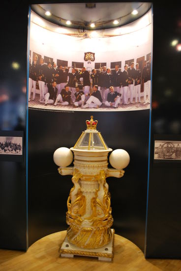 und ein Modell des Kompasshauses