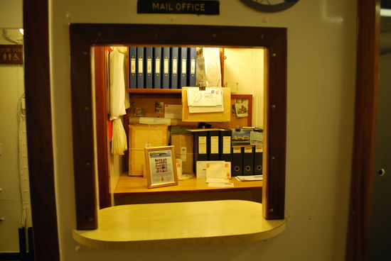 Mail Office - das braucht heute auch keiner mehr. Aber hier wurden echte "Papierbriefe" an die Crew ausgeliefert.