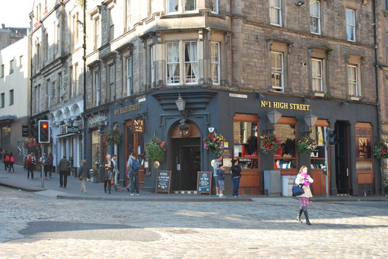 zurück in der Altstadt.