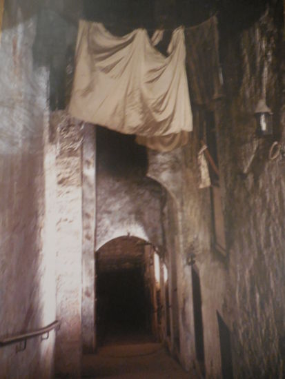 ich musste das Foto abfotografieren, daher die Sch...-Qualität, aber so sieht die Mary King´s Close an der einzigen Stelle aus, von der man ein Foto kaufen (nicht selber machen) darf.