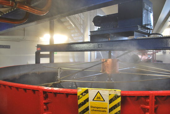 Tja, Chemikalien will man in einem Whisky ja eigentlich nicht drin wissen...