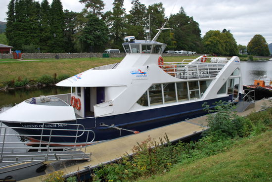 Schnell noch die 2. Banane des Tages reingeschoben und dann an Bord dieses Dampfers für die Loch-Ness-Tour