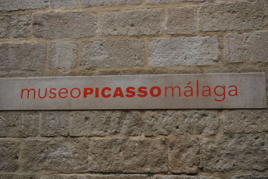 Málaga hat einen ganz berühmten  Sohn der Stadt: Pablo Picasso. Hier wurde er geboren und hier befindet sich auch eines der bedeutendsten Museen mit sehr vielen Werken von ihm.
