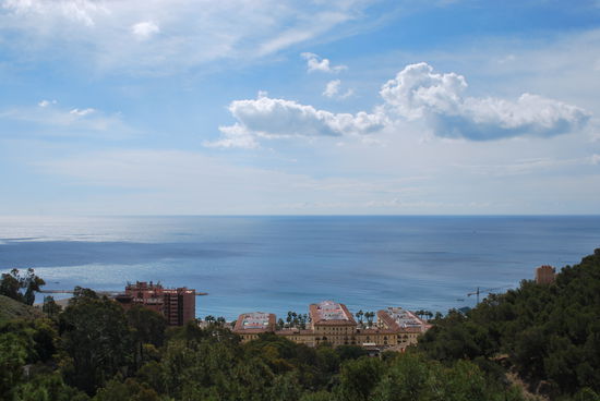 über Serpentinen hinauf zur Gibralfaro Burg