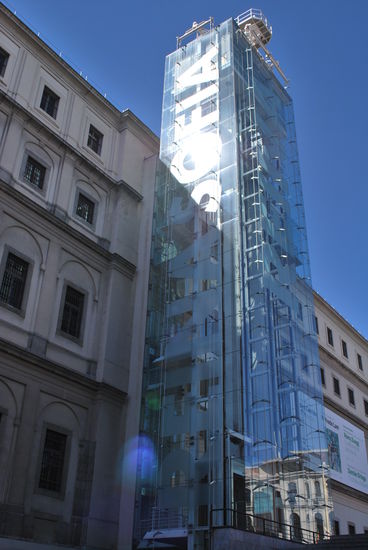 In den unteren 2 Etagen hobelt man sich moderne Kunst rein, aber eigentlich bin ich nur auf eines heiß: Guernica !