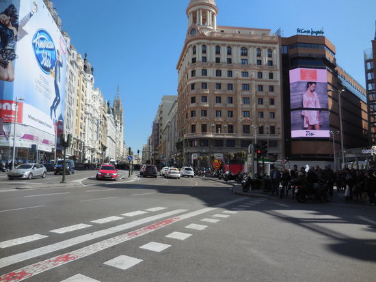 An der Plaza de Callao, wo ich im Supermarkt des hier ansässigen El Corte inglès immer einkaufe...