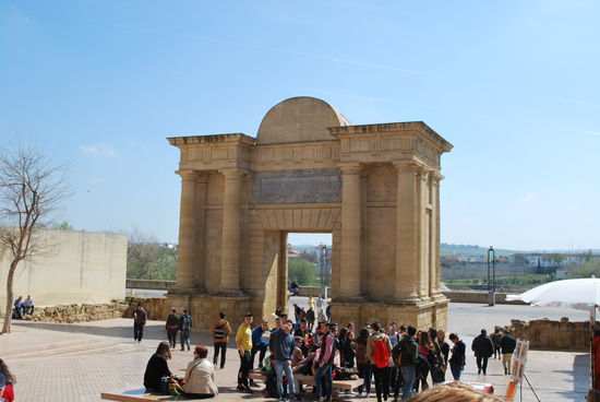 Aha, Touri-Andrang für morgen durchaus auch zu erwarten...