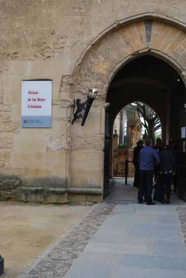 Eintritt kostet nur so 3,00 EUR, also wird das nichts weltbewegendes sein. Ist es auch nicht.