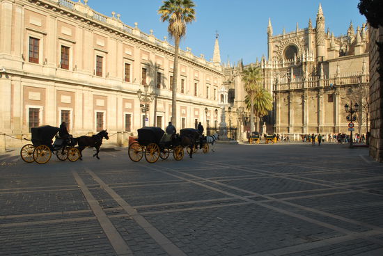 ...gleich gegenüber der Kathedrale