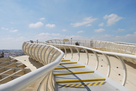 Abends wird das Teil bunt ausgeleuchtet - aber das habe ich mir nicht mehr angesehen.