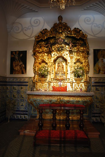 und ein schneller Blick noch in die Kapelle... reicht !!! Für den Rest meines Lebens muss ich mir nie wieder eine Arena ansehen...