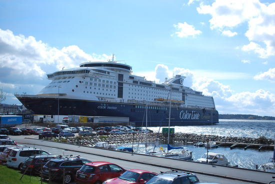 Das Fährterminal der Color Line Fähren, Color Magic und Color Fantasy fahren täglich die Strecke Kiel-Oslo. Aber es gibt auch noch Fährverbindungen ab Schweden und Dänemark.