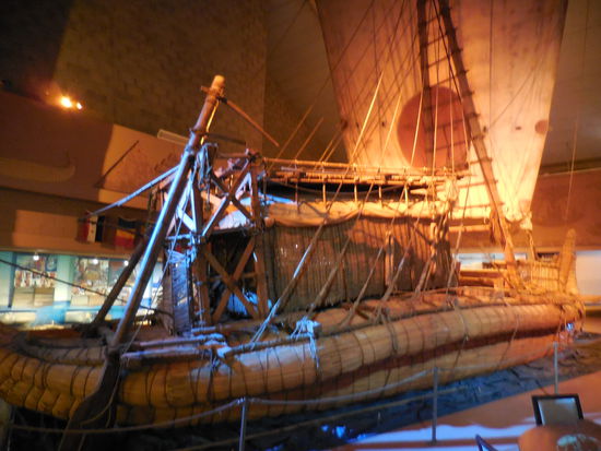 Im Prinzip genauso wie die Kon-Tiki