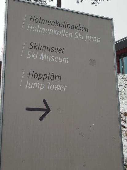 Was ist die norwegische Sprache doch schön : "Hopptårn" ist doch wirklich ein super Wort im Gegensatz zu "Skischanze"