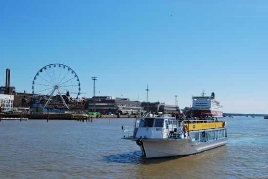 Ah, "mein" Boot tuckert heran...