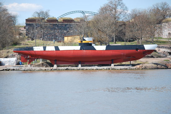 U-Boot aus dem 2. Weltkrieg - heute Museumsschiff auf Suomenlinna. Das Ding sieht so aus, wie aus einem Tim-und-Struppi-Comic entschwunden und heißt Vesikko...