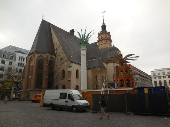 Die evangelisch-lutherische Nikolaikirche ist die Größte Leipzigs !