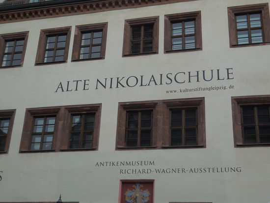 Wie früher üblich, war die passende Schule sehr nahebei und ist heute Museum - aber ich war nicht drin.