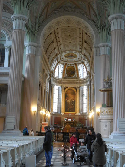 Eine sehr "cleane, schicke" Kirche...