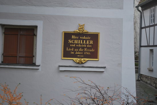 Ansonsten sollen sich Schiller und Goethe schwer amüsiert haben hier in Leipzig. Da gibt´s ja dann auch noch die berühmte Keller-Kneipe...