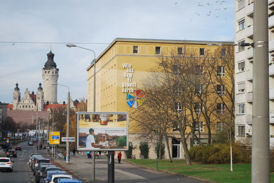 Noch ein schönes Beispiel für DDR-Werbung: "Wie aus dem Ei gepellt" war eine Reklame für den ehemaligen "VEB Färberei und chemische Reinigung".