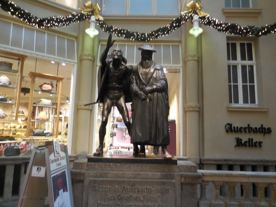 Mit Goethe´s Faust wurde ich zuletzt in der Schule gequält