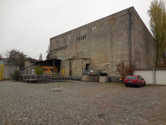 Schöneberger Straße - zumindest schon mal ein veritabler Bunker