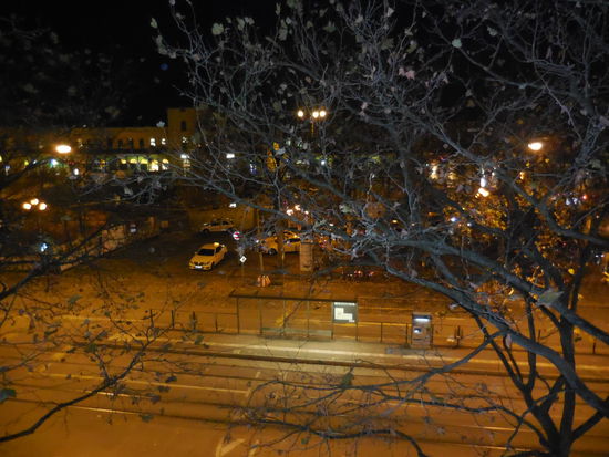 Blick auf den Bahnhofsvorplatz von Augsburg, von dort aus geht´s morgen früh weiter.