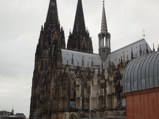 Man bekommt das Teil wohl echt nur aus der Luft gänzlich auf ein Foto...