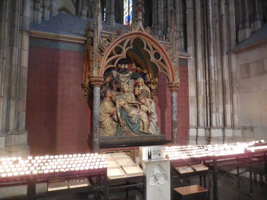 Hier darf man gerne - gegen Spende - eine Kerze anzünden.