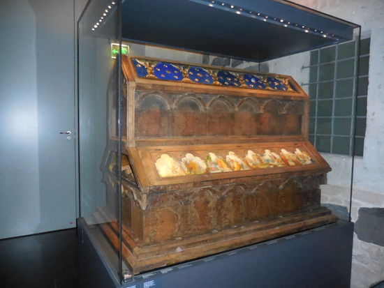 Mittelalterlicher Holzschrein des Drei-Könige-Schreins..