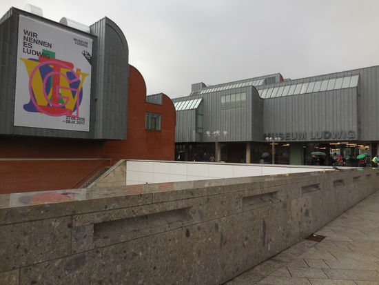 JETZT: Moderne Kunst anschauen, das ist für mich immer ein absolutes Highlight ! Ich LIEBE das !