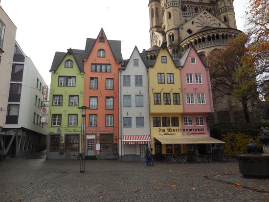Im Hintergrund der Turm der Groß St. Martin Kirche
