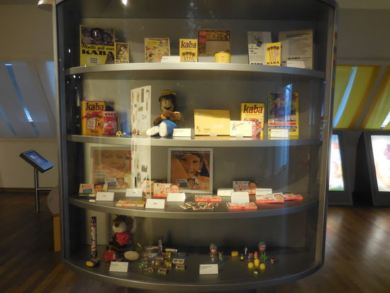 Schokoladenprodukte: Kaba, und dann die vielen, vielen bunten Smarties.