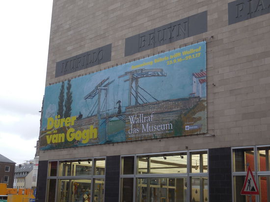 Es gibt hier tatsächlich eine Breitband-Ausstellung von Mittelalter bis Moderne