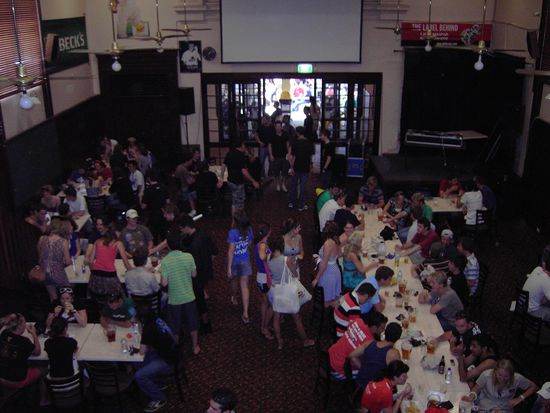 Pub auf dem Campus so um ca. 1 Uhr