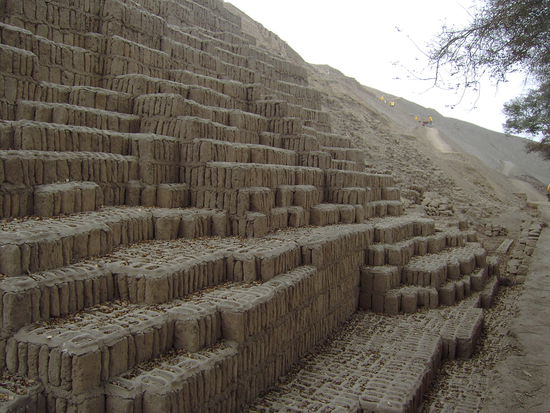 Huaca Pucllana: Tempel aus Lehmsteinen. Stammt aus der Vor-Inka Zeit