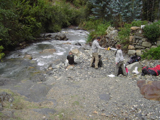 Mittagspause am Fluss