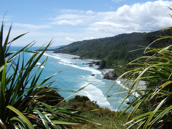 Blick vom Highway auf die Kueste