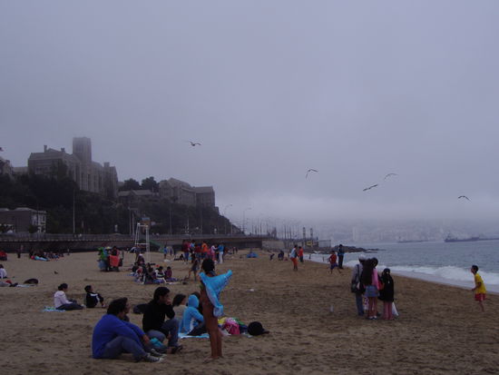 Links die Uni, rechts das Meer, da kann die RWTH nur vor Neid erblassen!