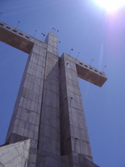 Cruz del Tercer Milenio