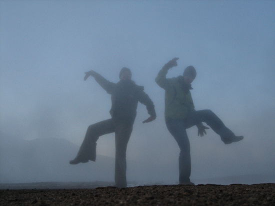 ...zwei Auserirdische im Nebel...