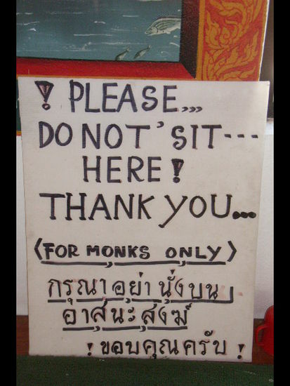 um die stellung der moenche in thailand zu untermalen.