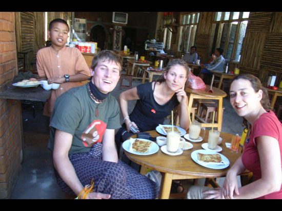 am vierten tag hiess es dann "au revoir" was wir mit einer "pancake-session" und einer gedreiteilten visitenkarte besiegelten.