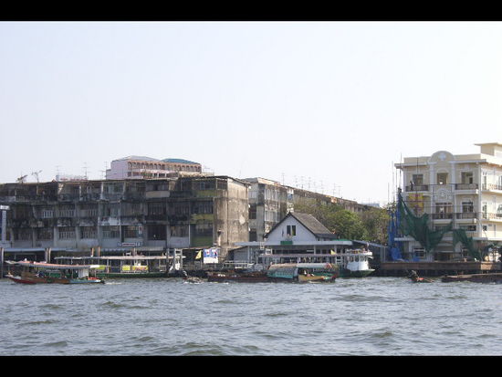 bangkok - eine stadt die tradition und moderne auf eine faszinierende weise vereint.