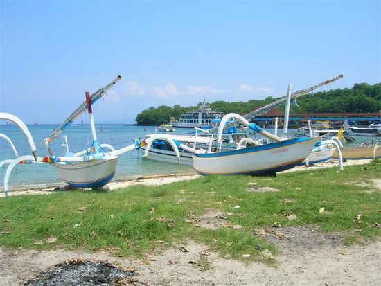 mit diesen booten kann man aufs offene meer hinausfahren um sich im "touristenfischfang" zu versuchen. trotz dem namen fischer habe ich nichts gefangen, doch es war allemal ein erlebnis.