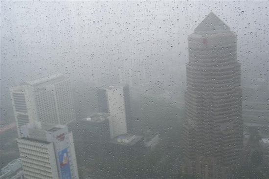 blick von der skybridge der petronas-twintower am ostersonntag.