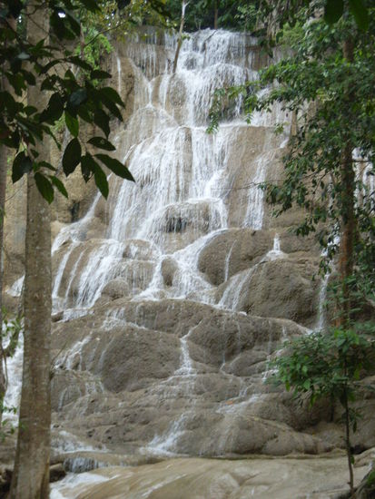 sai yok noi waterfalls nahe der provinz kanchanaburi.