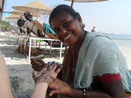 Das kuenstlerische Talent von Sara ist mindestens genau so gross wie ihr strahlendes Lachen...