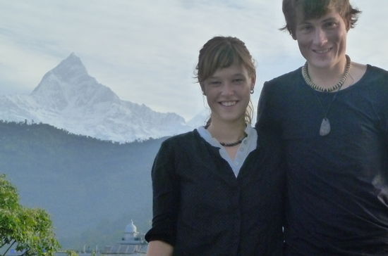 Im Hintergrund das "Matterhorn des Himalaja", der Machhapuchhre